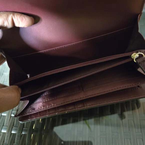 Liz Claiborne Wallet set - Picture 4 of 5